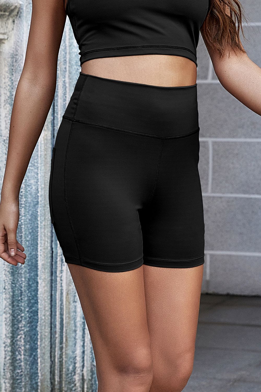 Exposed Seam Decorative Button Yoga Shorts